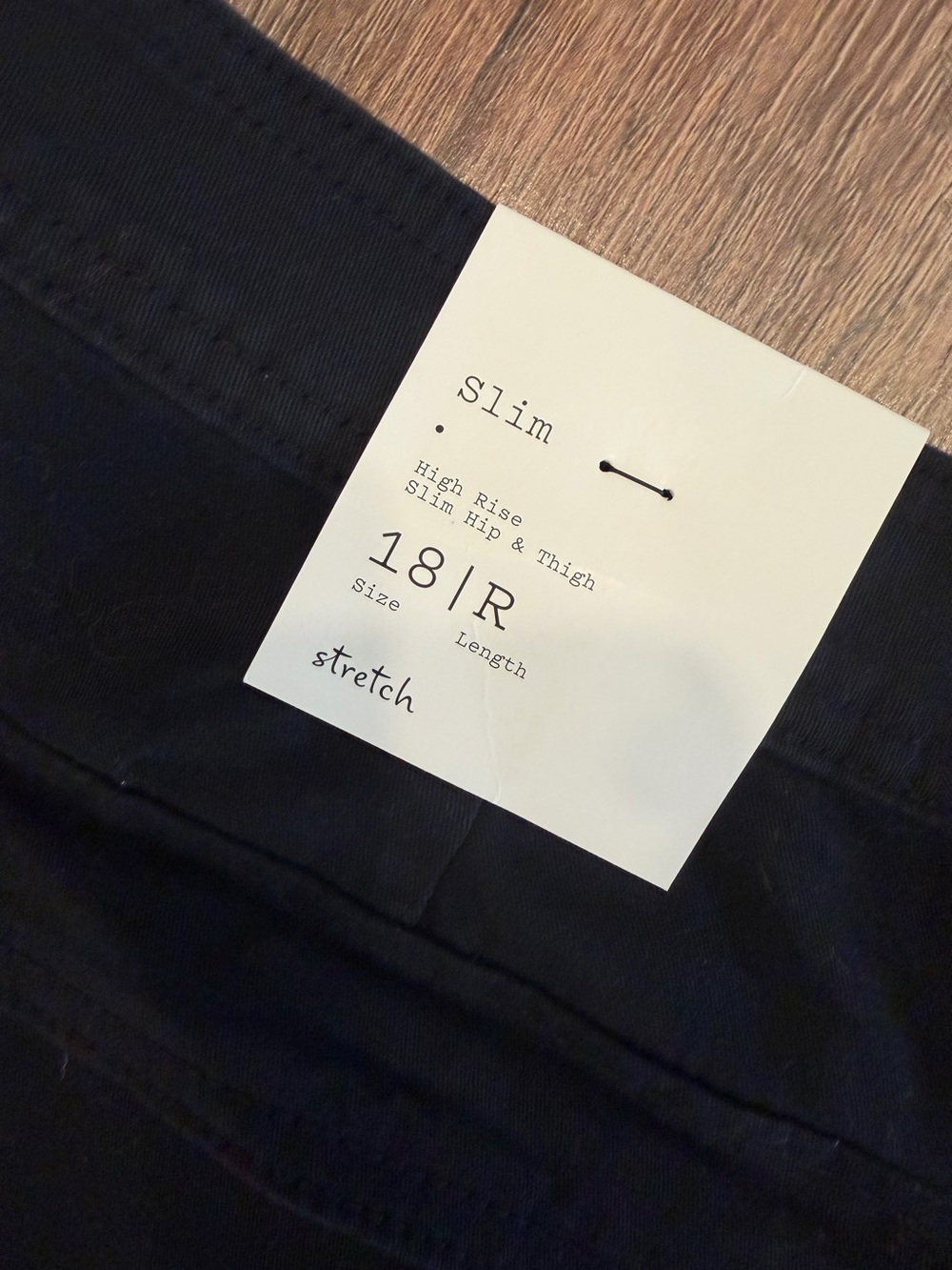 NWT Slim High-Rise Pants - Black